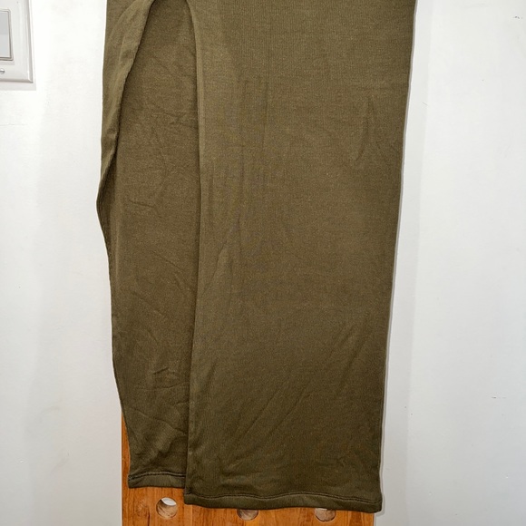 🆕 Alix NYC Trist Rib Knit Midi Skirt - Picture 8 of 11